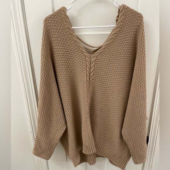 Cozy Company knitted sweater with open back 2x-3x - Picture 2 of 8